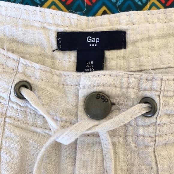 GAP Linen Shorts - Picture 2 of 3